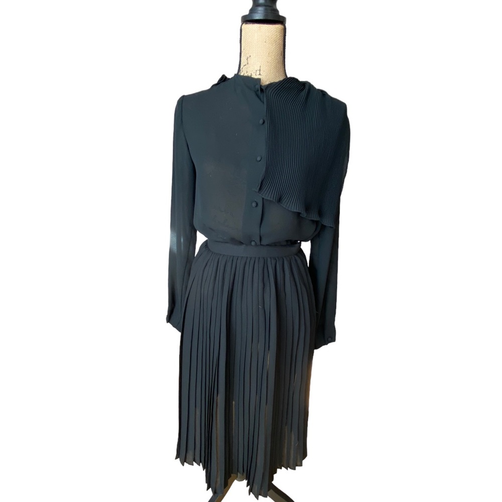 Vintage Charlotte Ford sheer pleated skirt w/vintage Anne Klein blouse